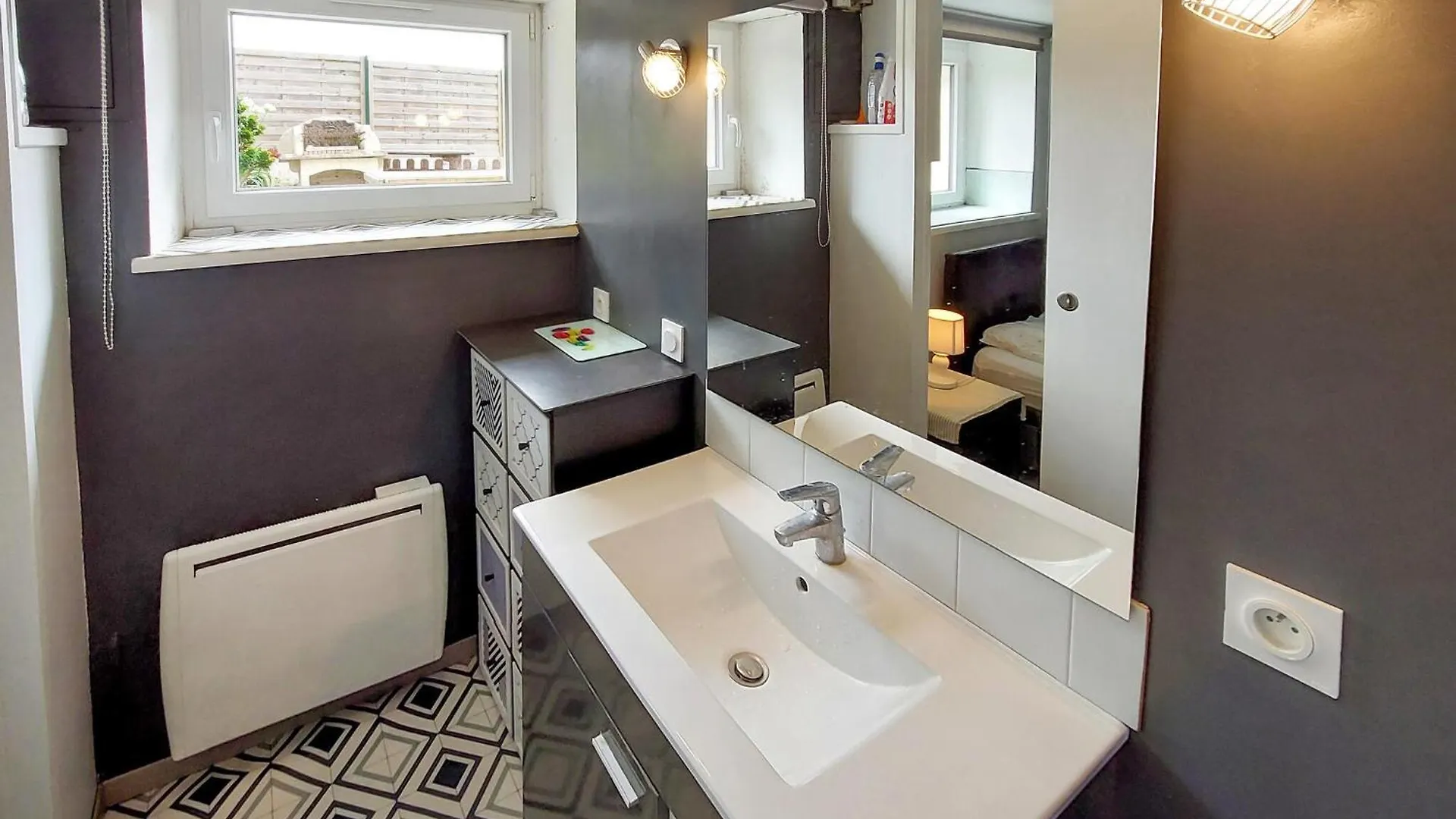 בית נופש 4 Bedroom Gorgeous Home In Sibiril
